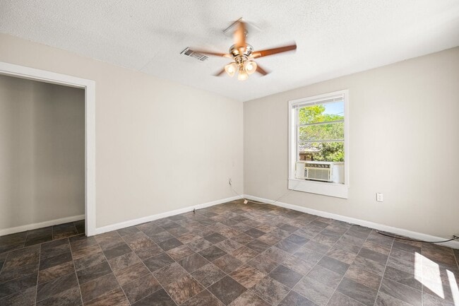 Building Photo - 2404 Orange St