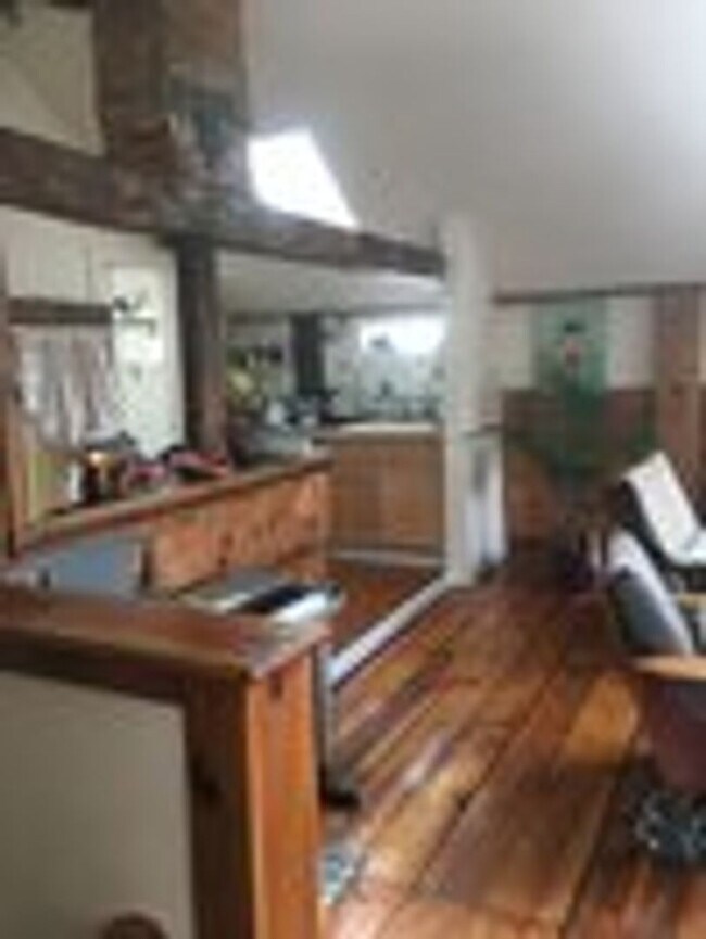 Building Photo - 2 Bedroom unit in North Amherst