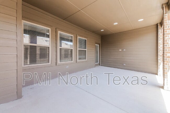 Building Photo - 4238 Shavano Dr