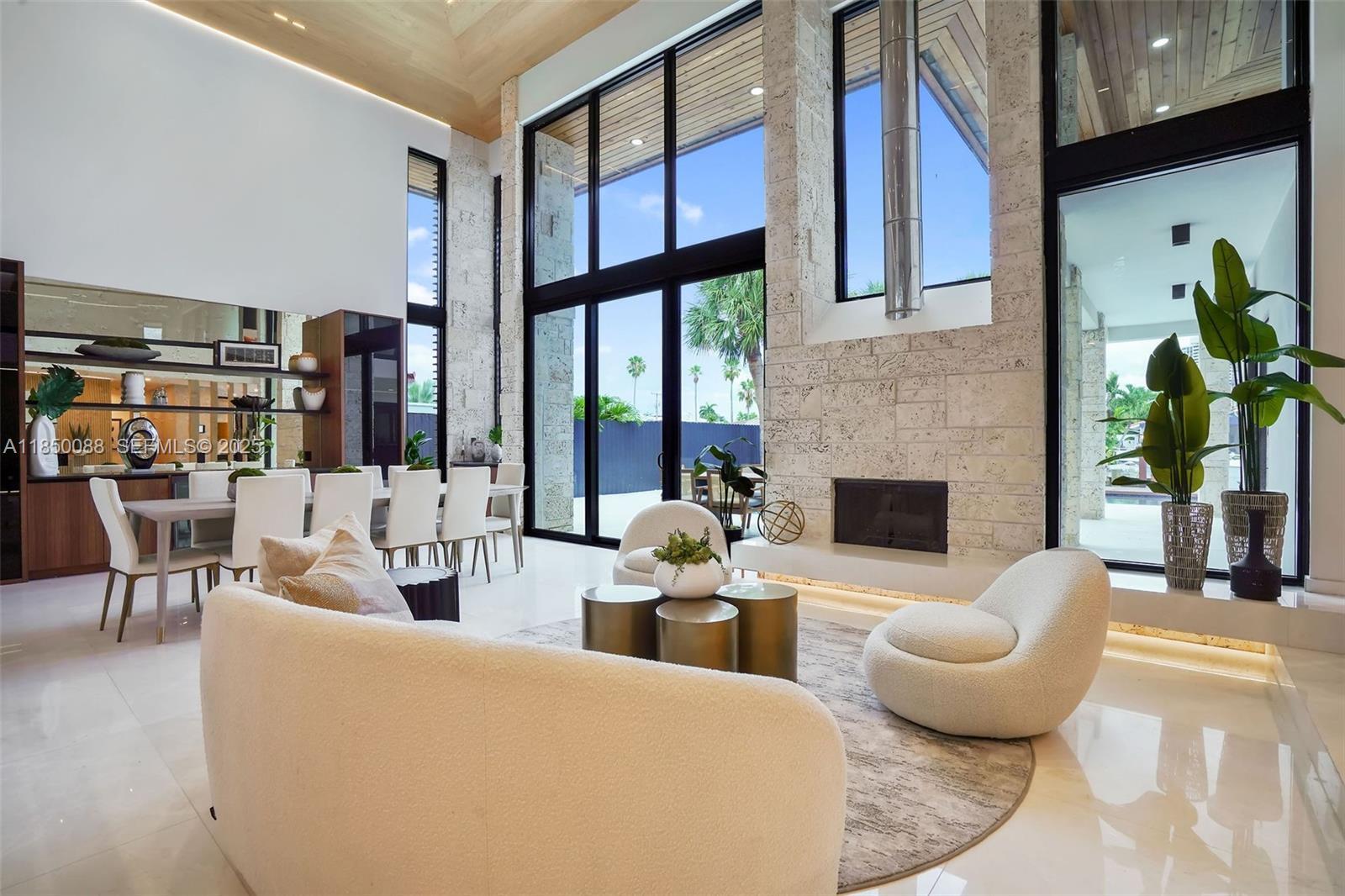 Building Photo - 3251 NE 164th St