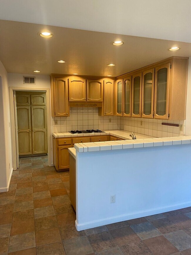 Building Photo - American River Canyon Folsom - 3 Bdrm, 3 Bath in gated community