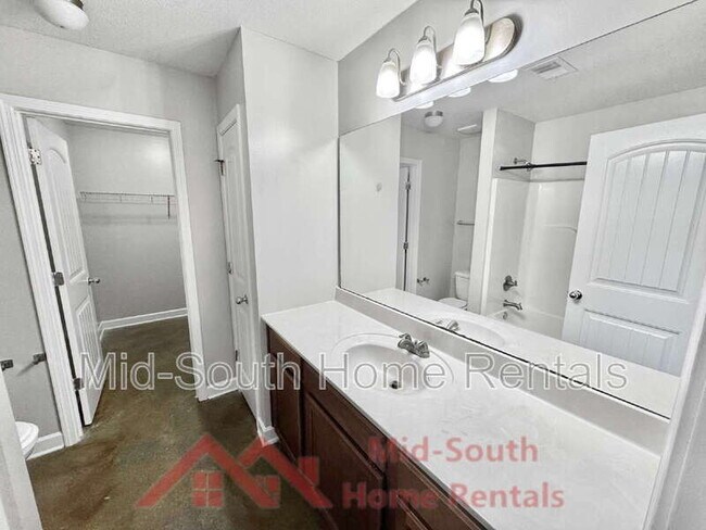 Building Photo - 3915 Jordan View Dr