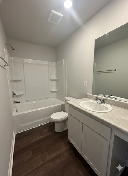 Building Photo - 39 River Rock St