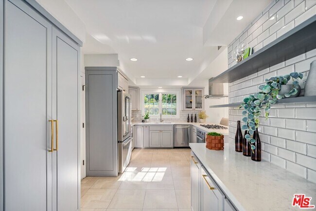 Building Photo - 7560 Devista Dr