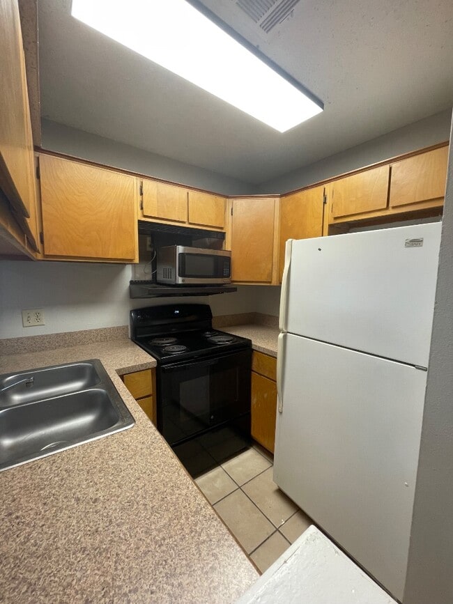 Building Photo - 2510 San Gabriel St