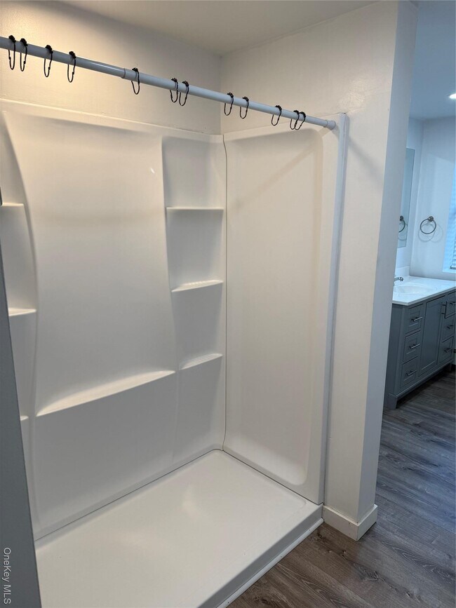 Building Photo - 619 Salt Point Turnpike