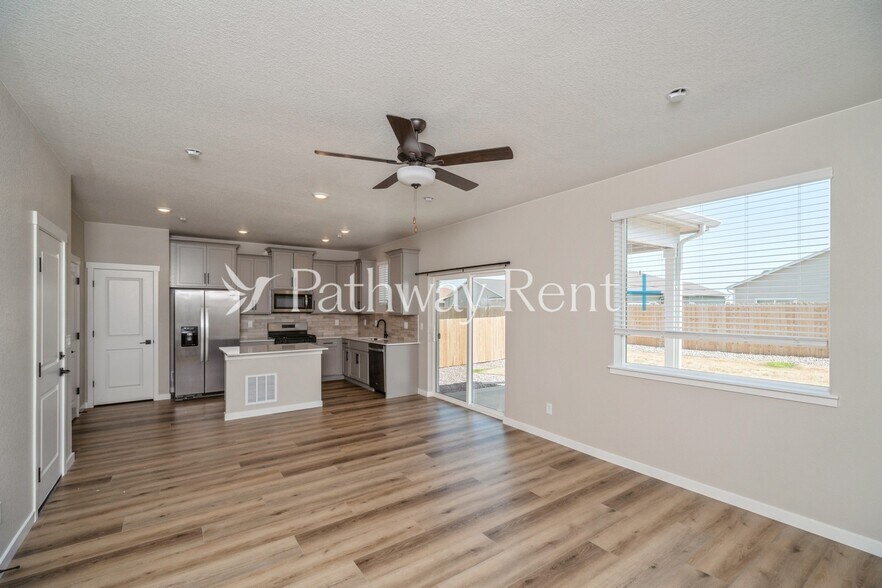 Building Photo - 9424 Yampa St