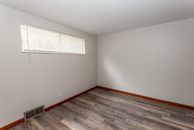 Building Photo - 2533 Sylvania Dr