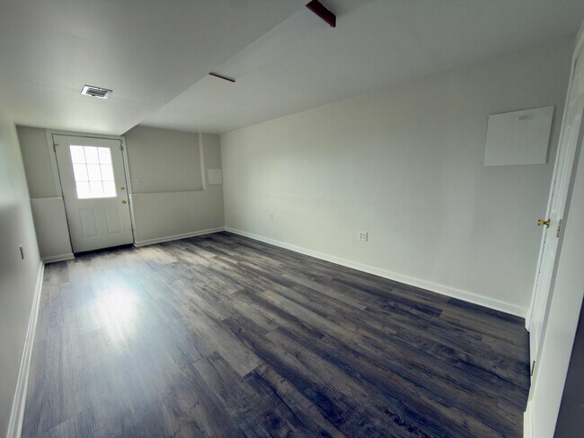 Building Photo - 104 Willow Trail