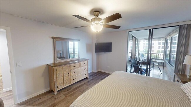 Building Photo - 8735 Midnight Pass Rd