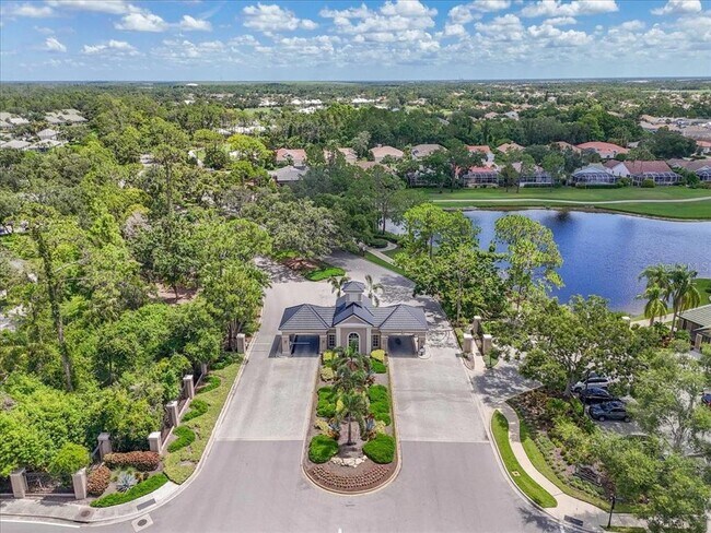 Building Photo - 4602 Royal Dornoch Cir