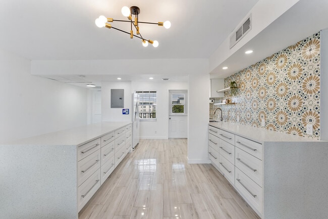 Building Photo - 3001 S Course Dr