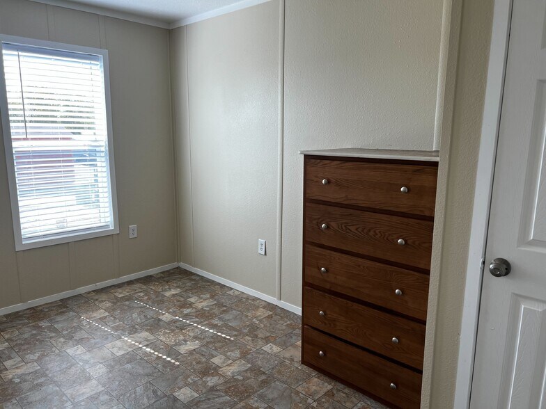 Building Photo - 709 N Collins Fwy