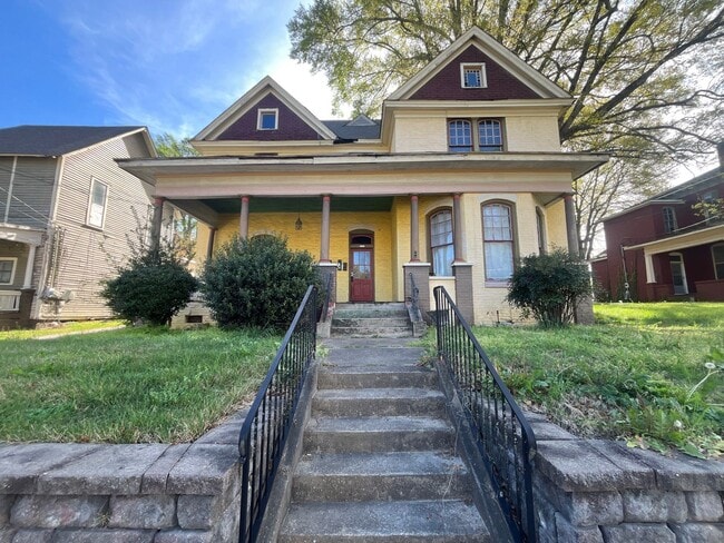 Building Photo - 396 N Highland Ave
