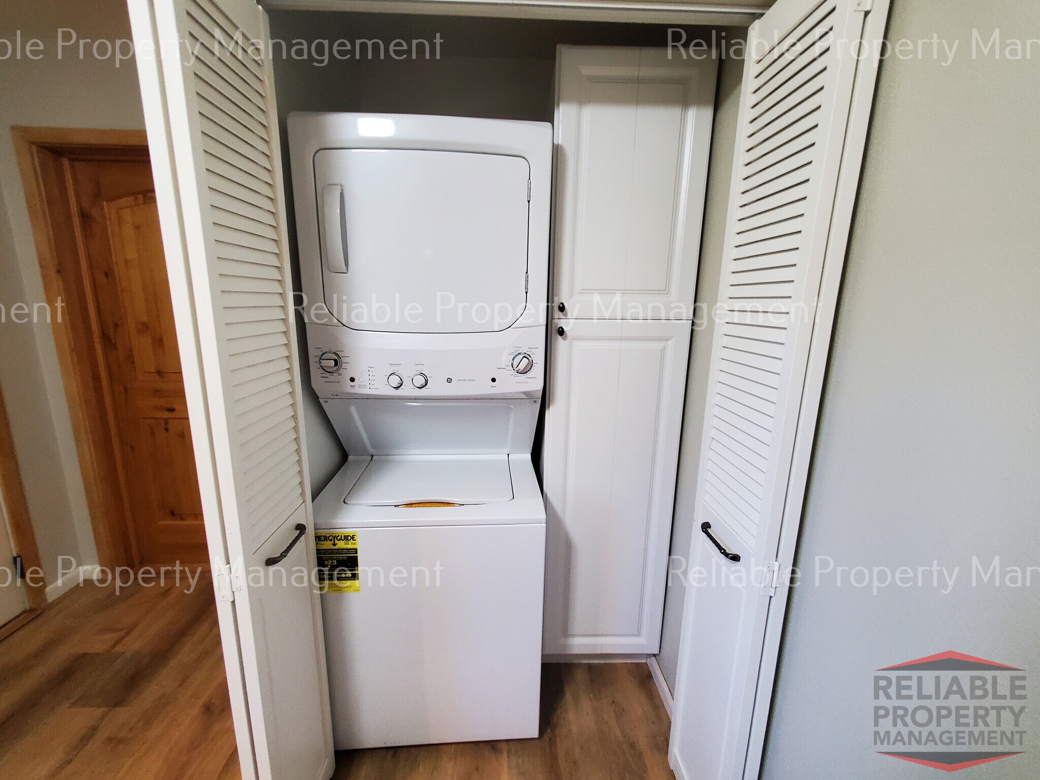 Building Photo - 823 Saturn Ave