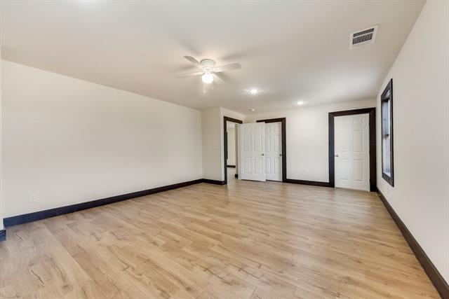 Building Photo - 1071 Deer Ln