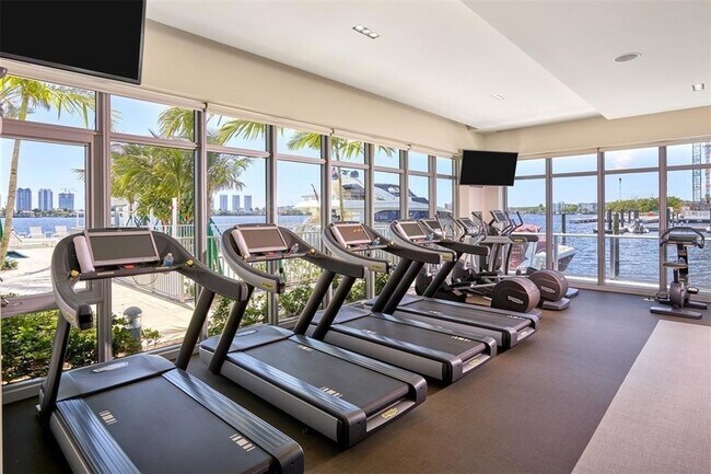Building Photo - 17301 Biscayne Blvd