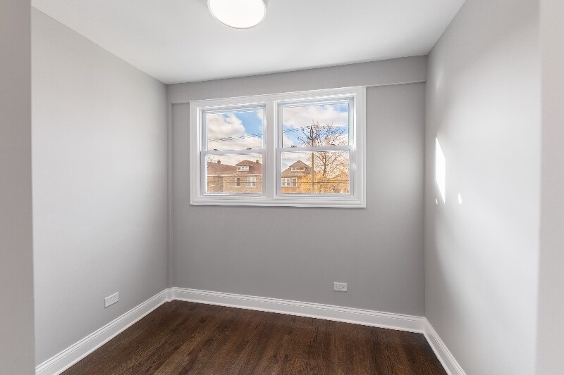 Building Photo - 7118 S Talman Ave