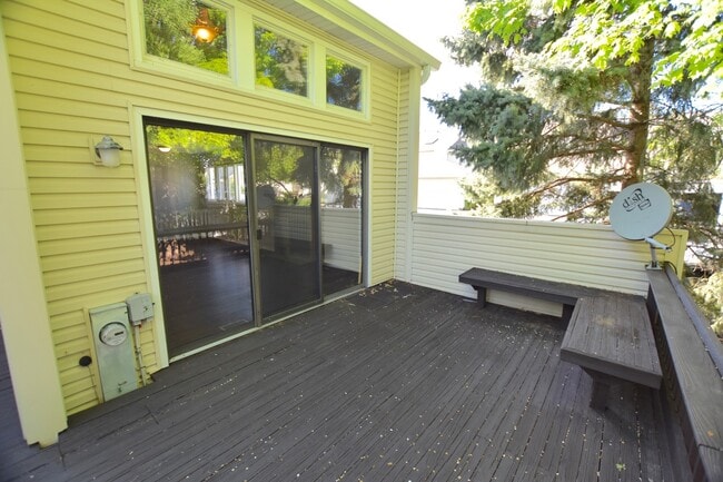 Building Photo - 1628 Prestwick Dr
