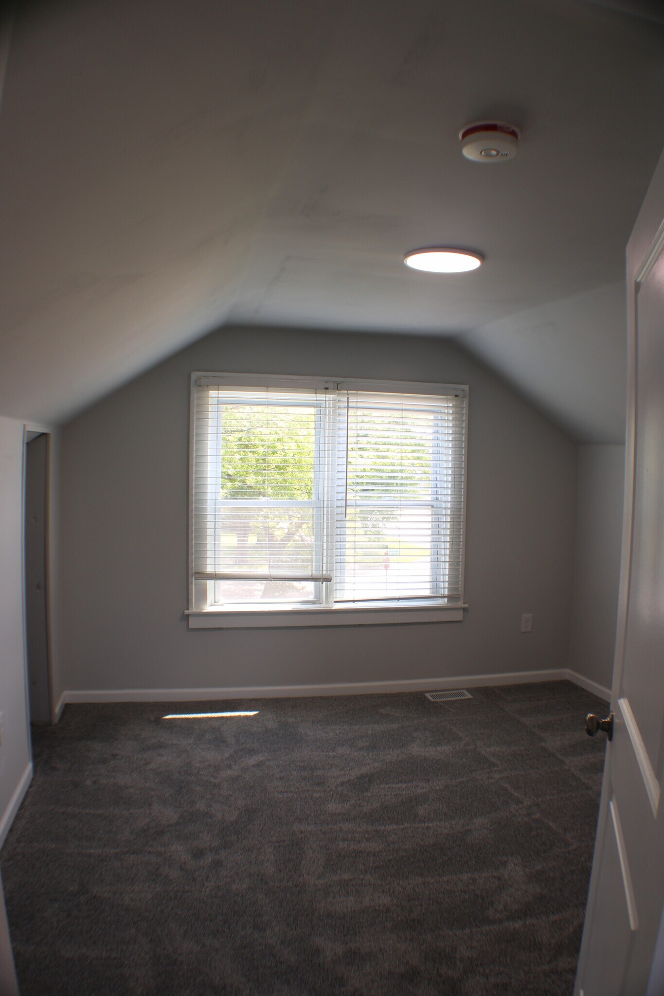 Building Photo - 13021 E 13 Mile Rd