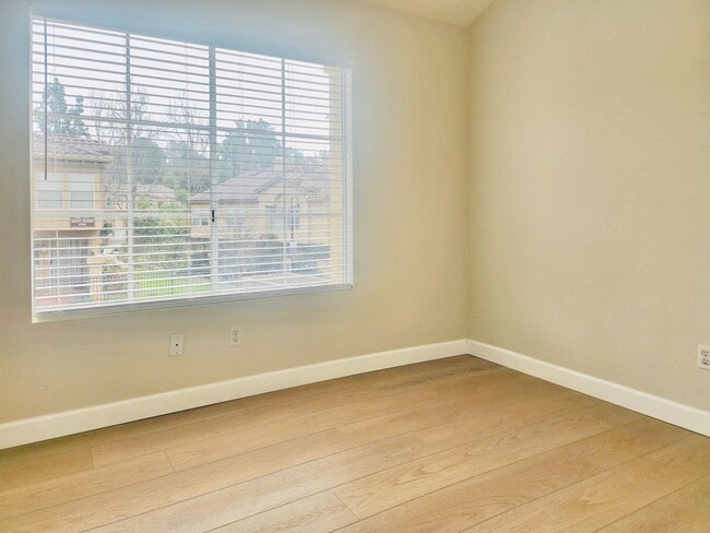 Building Photo - 105 Night Heron Ln