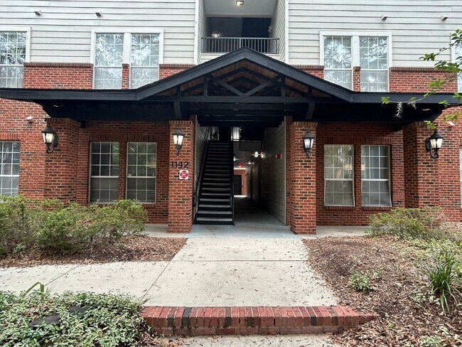 Primary Photo - Walk to UF! Spacious & Furnished 3BD Condo...