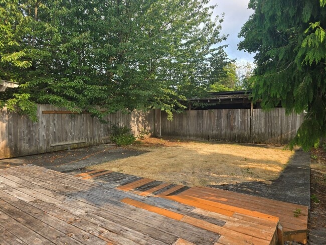 Building Photo - 6117 Community Pl SW