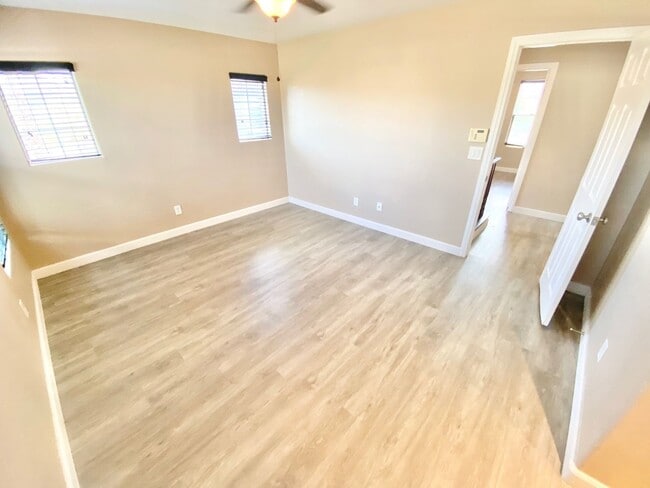 Building Photo - STUNNING 2 STORY HOME 3 BEDROOM 2.5 BATH W/ ONE CAR GARAGE IN A GATED COMMUNITY!