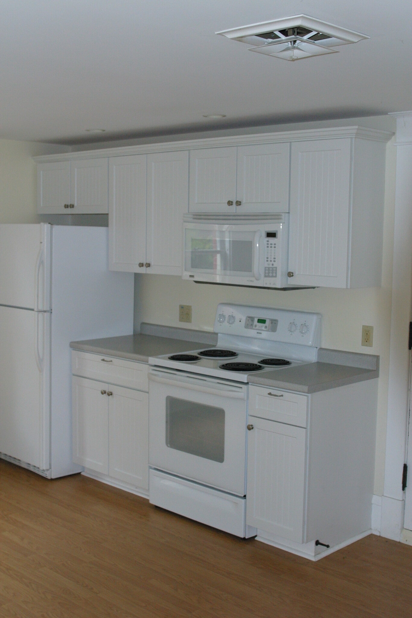 Building Photo - 326 College St