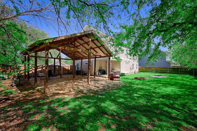 Building Photo - 1122 Detroit St