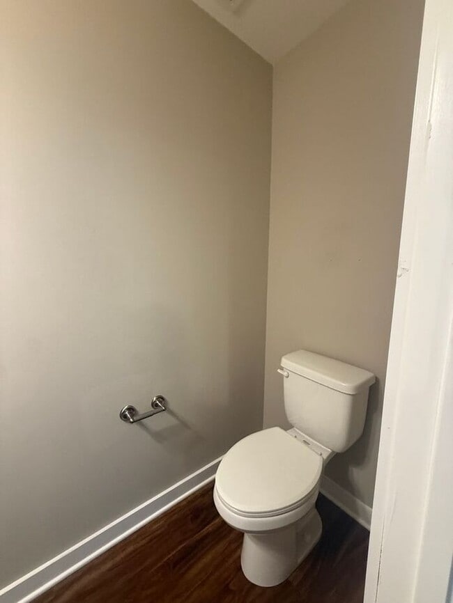 Building Photo - FOR RENT - Beautiful Modern Townhouse in Madison