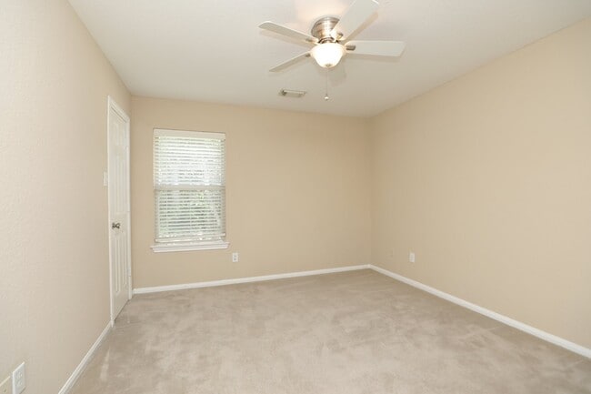 Building Photo - 11023 Heartland Grove Dr