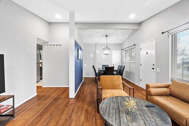 Building Photo - 2310 Dove Dr