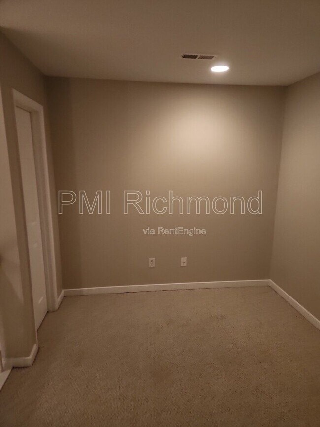 Building Photo - 1252 Providence Knoll Dr