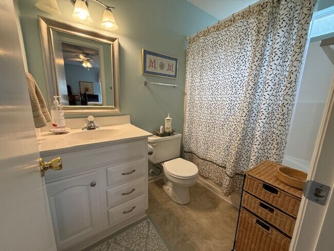 Building Photo - 3 Bedroom 2 Bath House in Shadowmoss - West Ashley