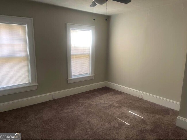 Building Photo - 2154 Napier Ave