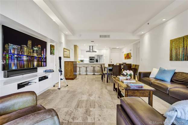 Building Photo - 251 Crandon Blvd