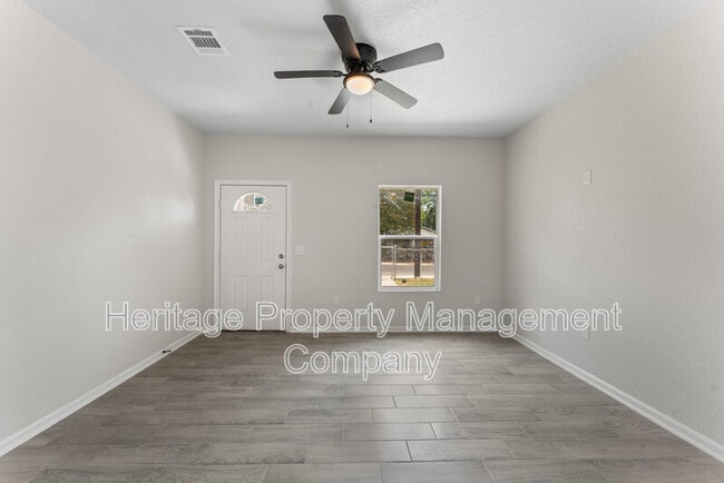 Building Photo - 109 Remolino