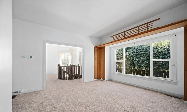 Building Photo - Charming Craftsman Rental in a Prime Bellingham Location