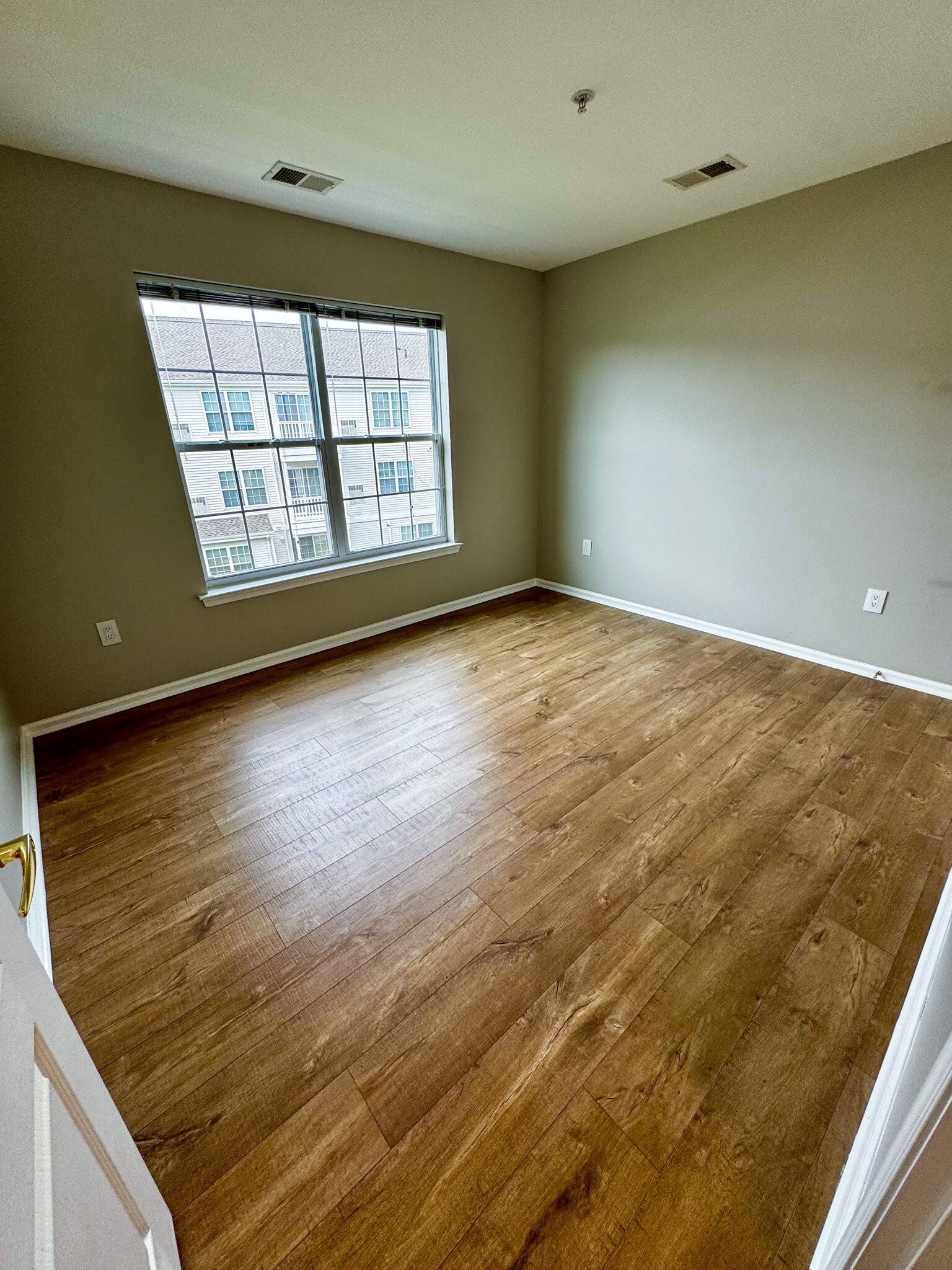 Building Photo - 136 Lionheart Ln