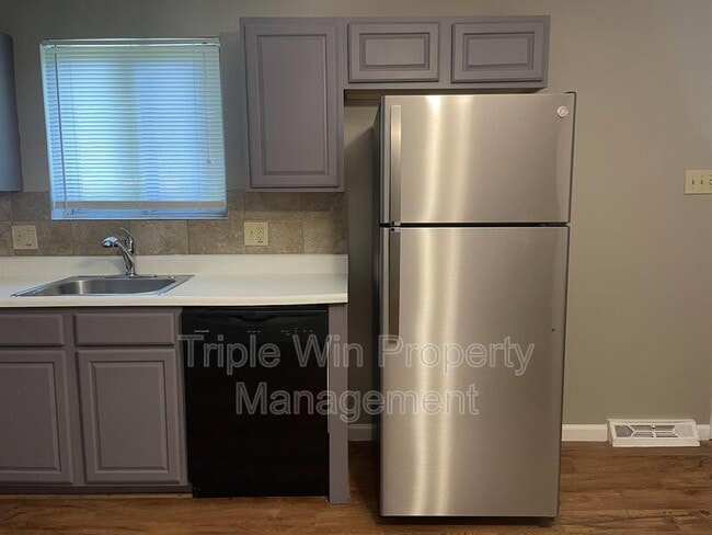 Building Photo - 10203 Trio Ln