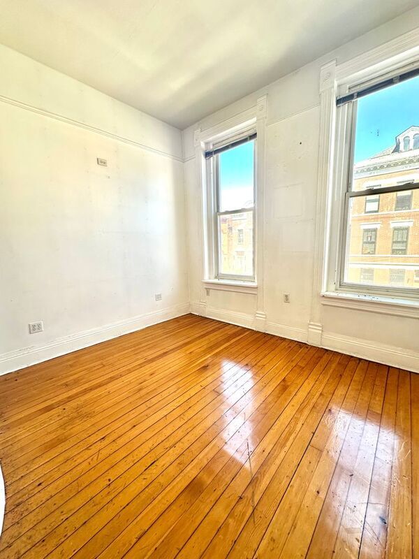 Building Photo - 1656 S Throop St