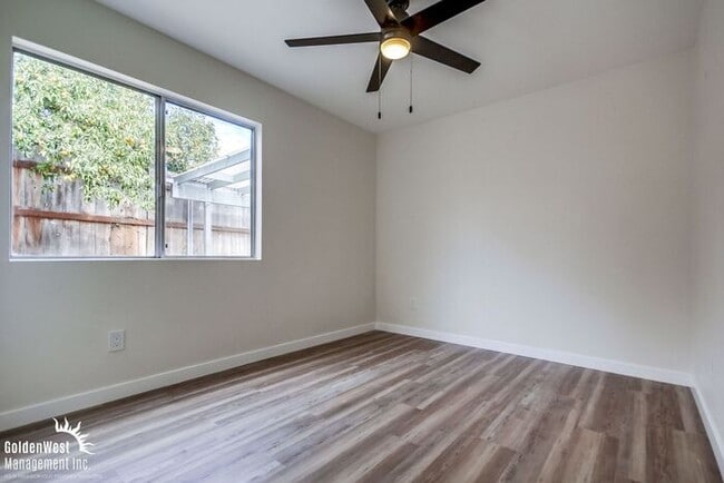 Building Photo - Charming 4Bdm 2Ba Home and Private Patio i...