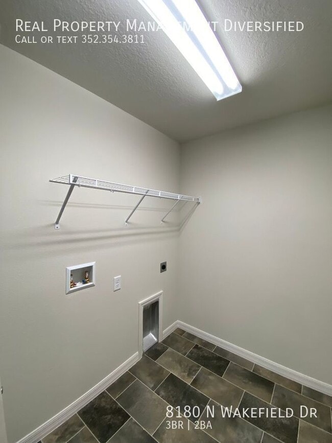 Building Photo - 8180 N Wakefield Dr