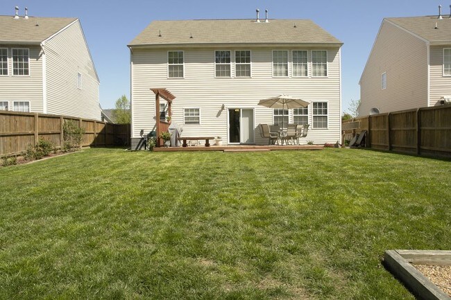 Building Photo - Castleton-2560 Mulberry Loop Virginia Beach