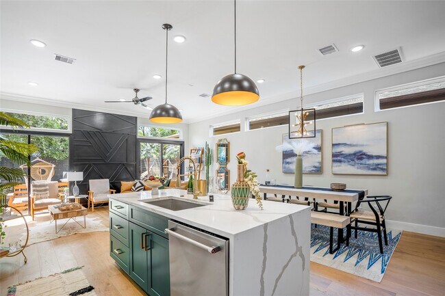 Building Photo - 3802 Buck St