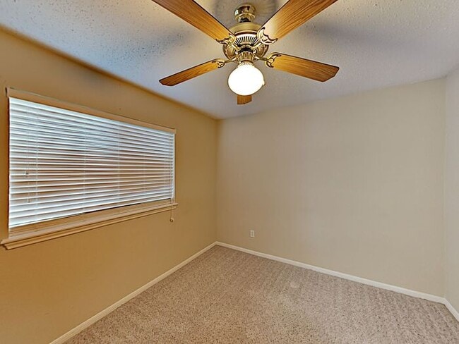 Building Photo - *No Application Fee*