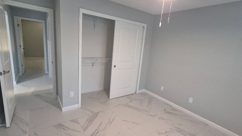 Building Photo - 661 Myra Ln NW