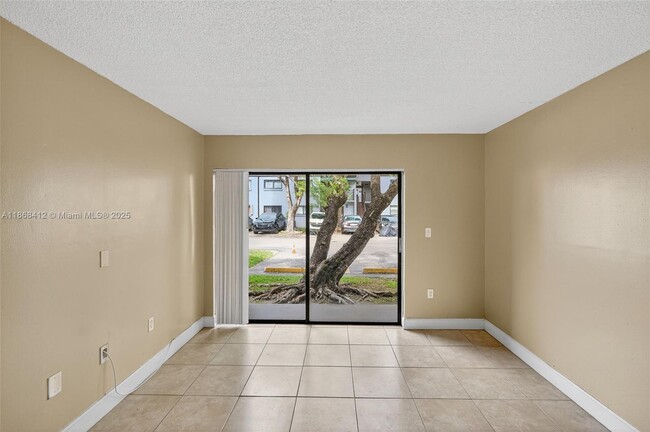 Building Photo - 7421 SW 152nd Ave