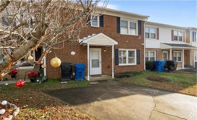 Building Photo - 4751 Old Hickory Rd